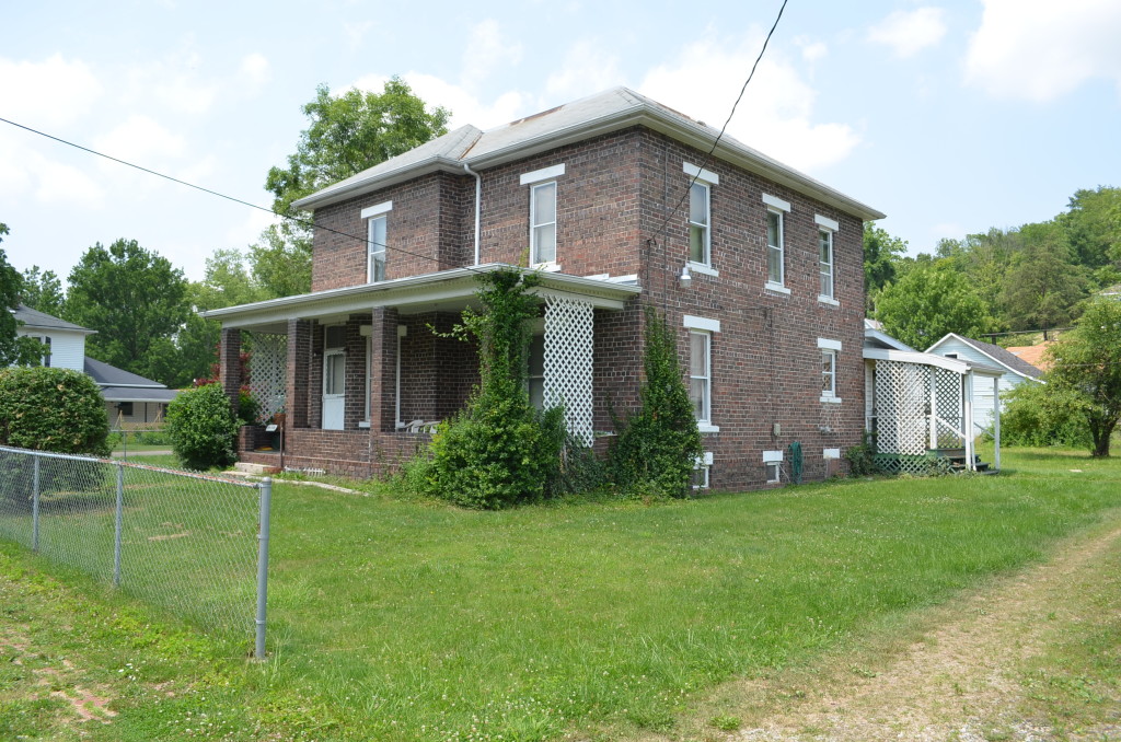19518 Congress exterior 1